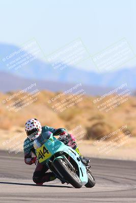 media/Jan-10-2025-CVMA Friday Practice (Fri) [[489e0da257]]/Group 4 and Trackday/Session 4 (Turn 16)/